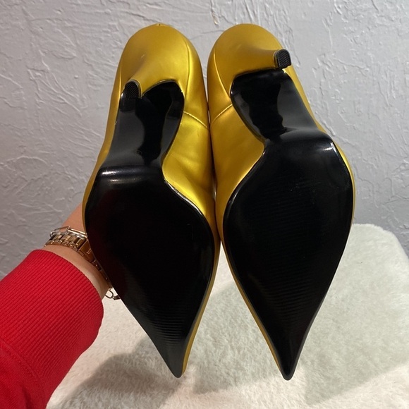 CAPE ROBBIN Women’s Pointed Toe Pump Heels Gold Sz 5.5 - Picture 8 of 11